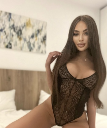 Сексуальная бомба с обворожительной внешностью и изгибами приглашает на горячую встречу. Я ненасытна и готова удовлетворить самые смелые желания. Гарантирую конфиденциальность и пленительный отдых. Позвони мне! 14376, 24 года